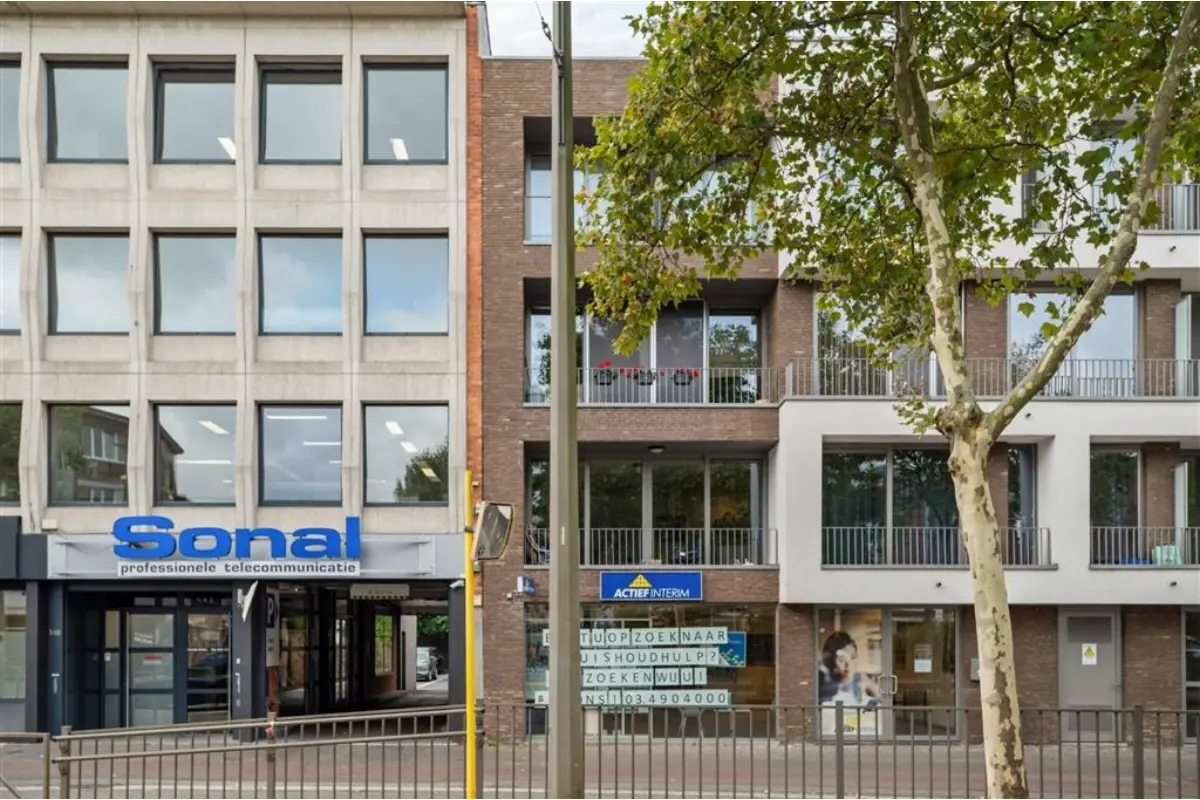 Handelszaak te  koop in Mortsel 2640 395000.00€  slaapkamers 280.00m² - Zoekertje 591244