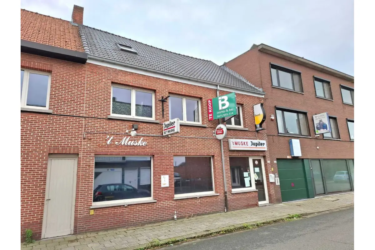 Handelszaak te  koop in Geel 2440 299000.00€  slaapkamers 265.00m² - Zoekertje 595082