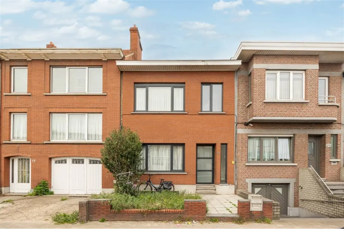 Huis te  koop in Wommelgem 2160 385000.00€ 4 slaapkamers m² - Zoekertje 596419