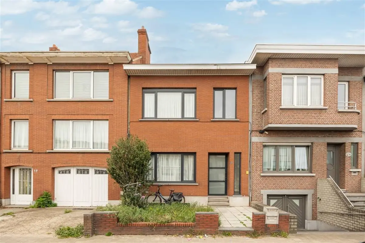 Huis te  koop in Wommelgem 2160 385000.00€ 4 slaapkamers m² - Zoekertje 596419