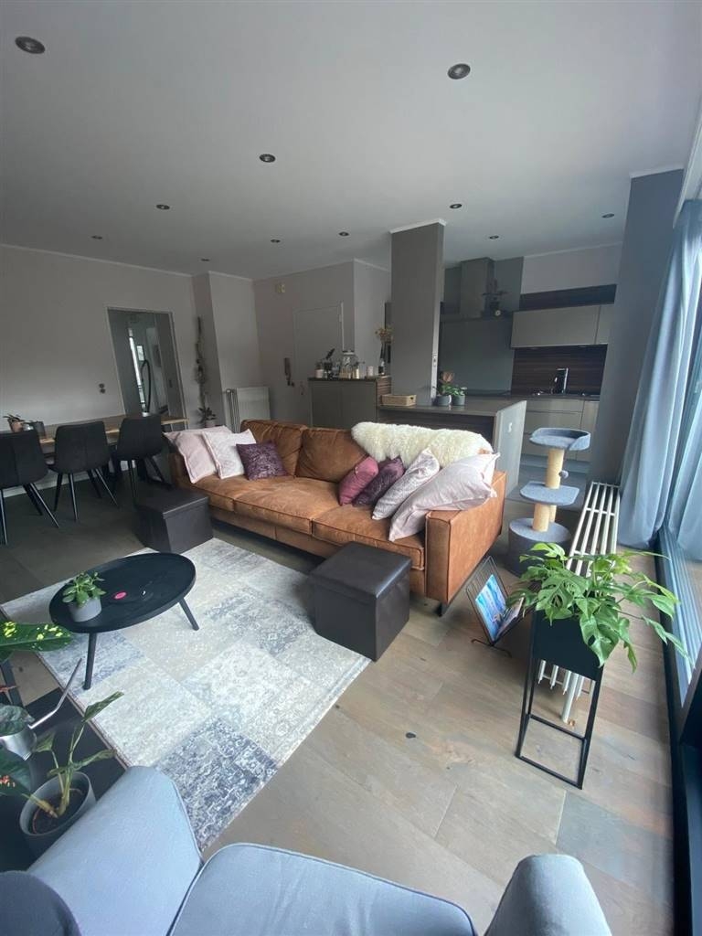 Appartement te koop in Hoboken 2660 195000.00€ 2 slaapkamers 81.00m² - Zoekertje 596301