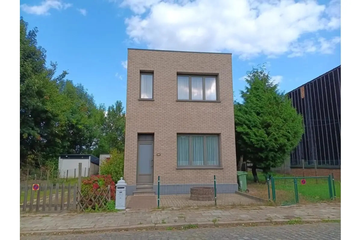 Huis te  koop in Berchem 2600 309000.00€ 3 slaapkamers 118.00m² - Zoekertje 596550