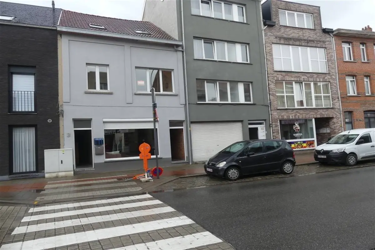 Huis te koop in Hemiksem 2620 328000.00€ 5 slaapkamers m² - Zoekertje 597072