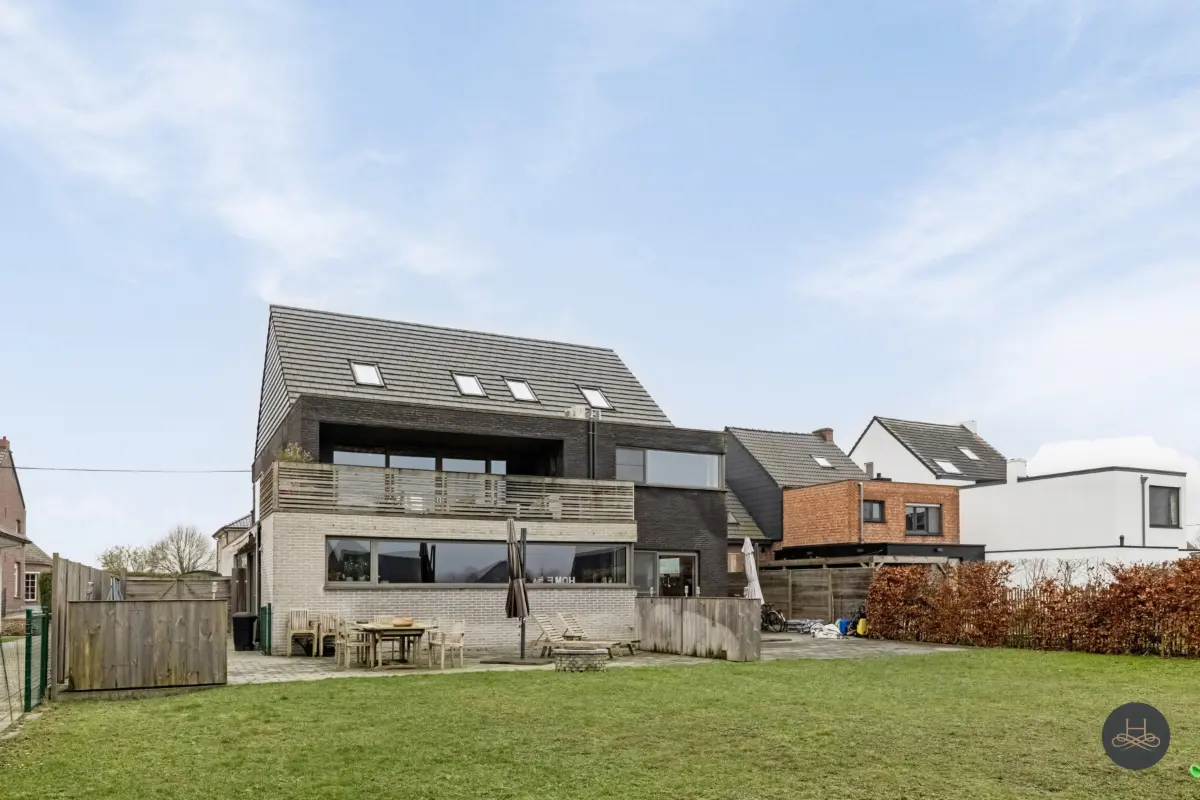 Mixgebouw te  koop in Onze-Lieve-Vrouw-Waver 2861 985000.00€ 5 slaapkamers 468.00m² - Zoekertje 598902