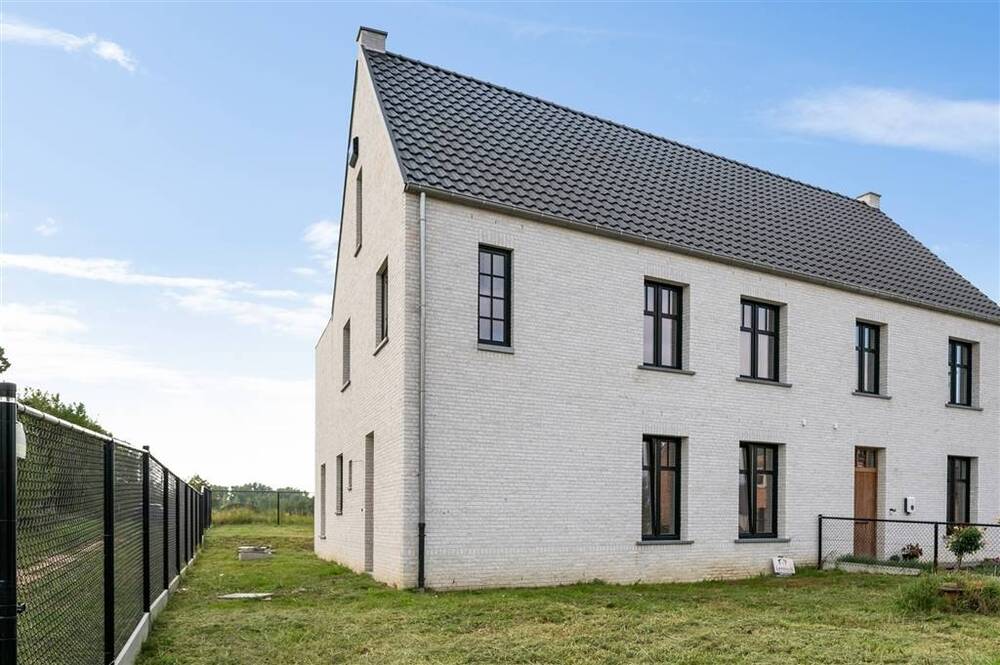 Huis te koop in Laakdal 2430 440000.00€ 4 slaapkamers 182.00m² - Zoekertje 599738