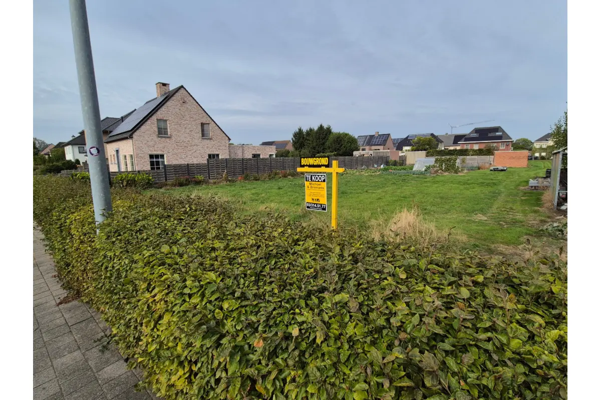 Bouwgrond te  koop in Minderhout 2322 350000.00€  slaapkamers m² - Zoekertje 599754