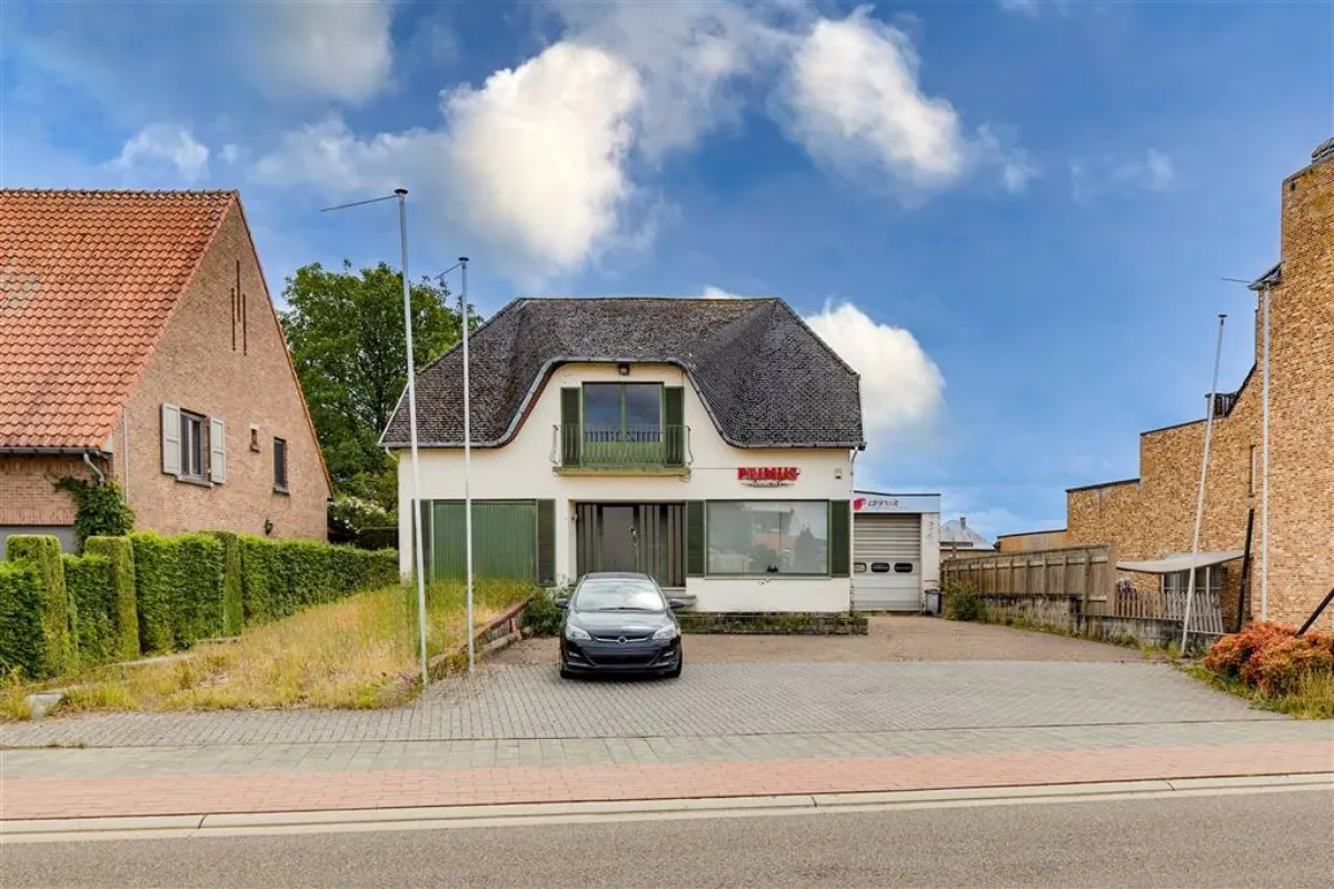 Handelszaak te  koop in Vorst 2430 375000.00€ 3 slaapkamers 608.00m² - Zoekertje 600361