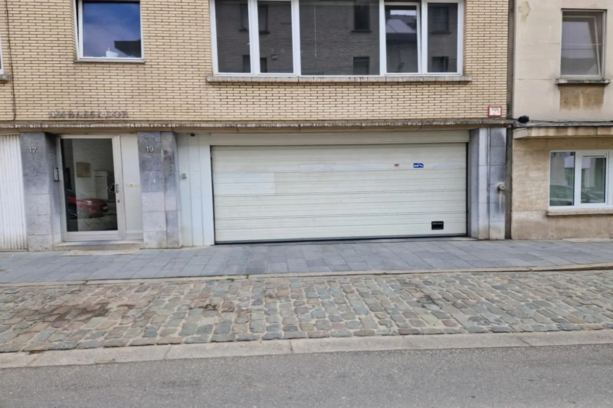 Parking & garage te  huur in Antwerpen 2000 95.00€  slaapkamers m² - Zoekertje 600290