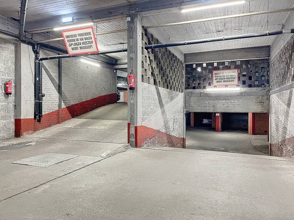Parking & garage te  huur in Antwerpen 2018 140.00€  slaapkamers m² - Zoekertje 600819
