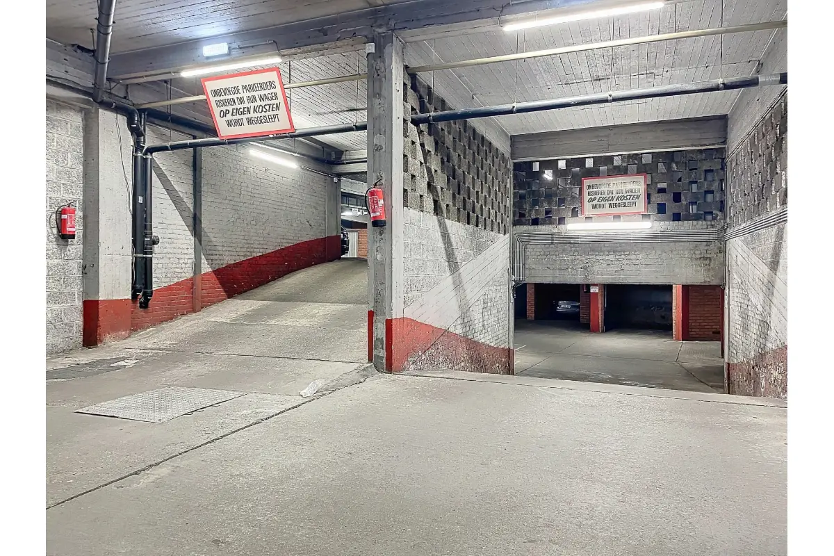 Parking te  huur in Antwerpen 2018 140.00€  slaapkamers m² - Zoekertje 600819