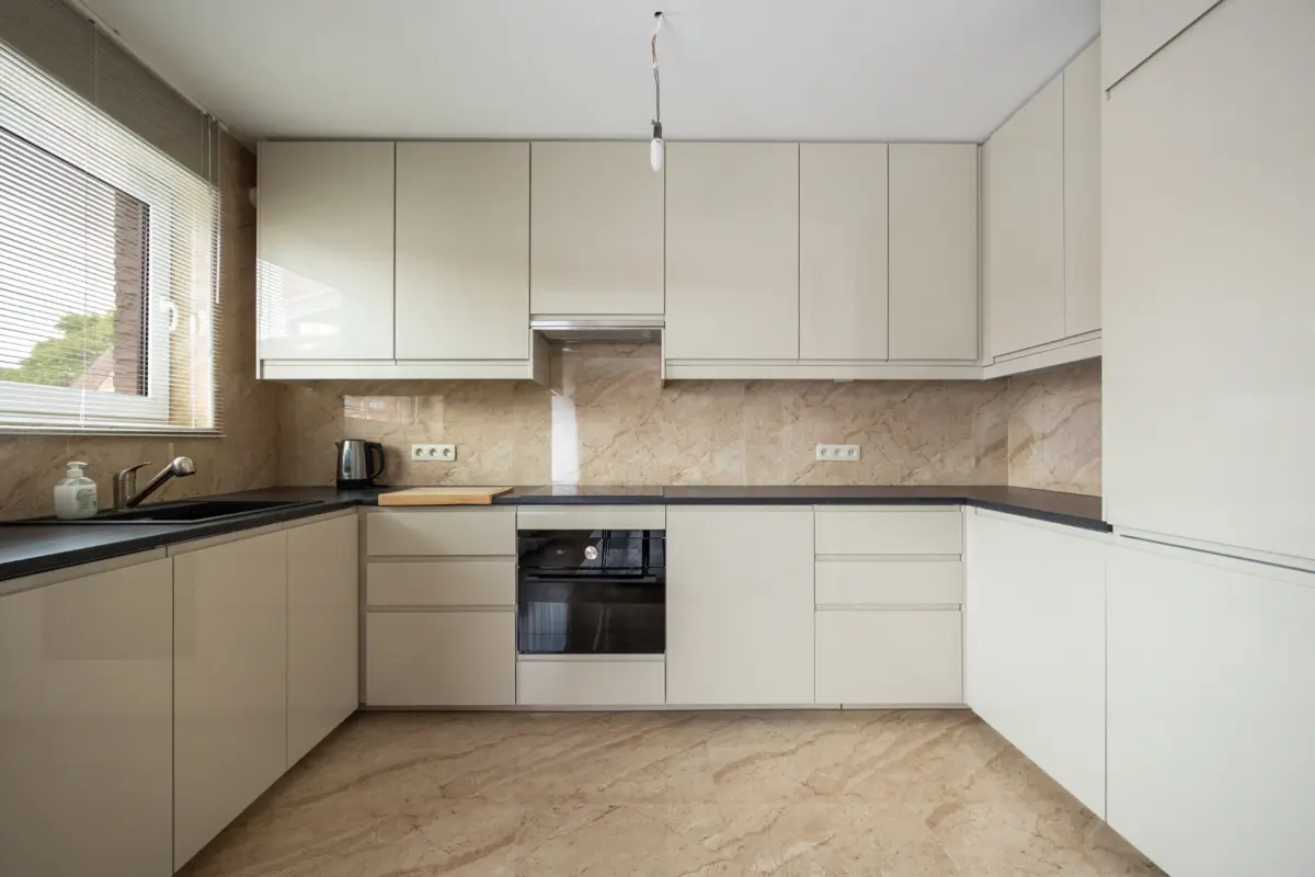 Benedenverdieping te  koop in Hoogstraten 2320 299000.00€ 2 slaapkamers 75.00m² - Zoekertje 600824