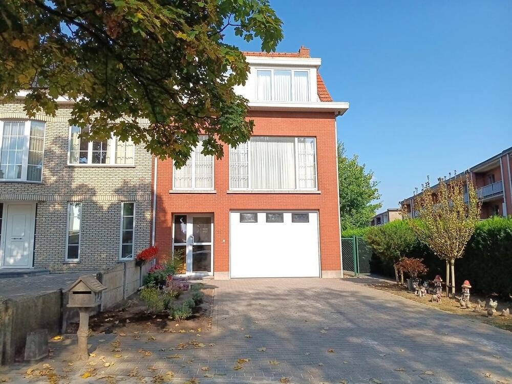 Huis te koop in Borsbeek 2150 525000.00€ 3 slaapkamers 234.00m² - Zoekertje 601293