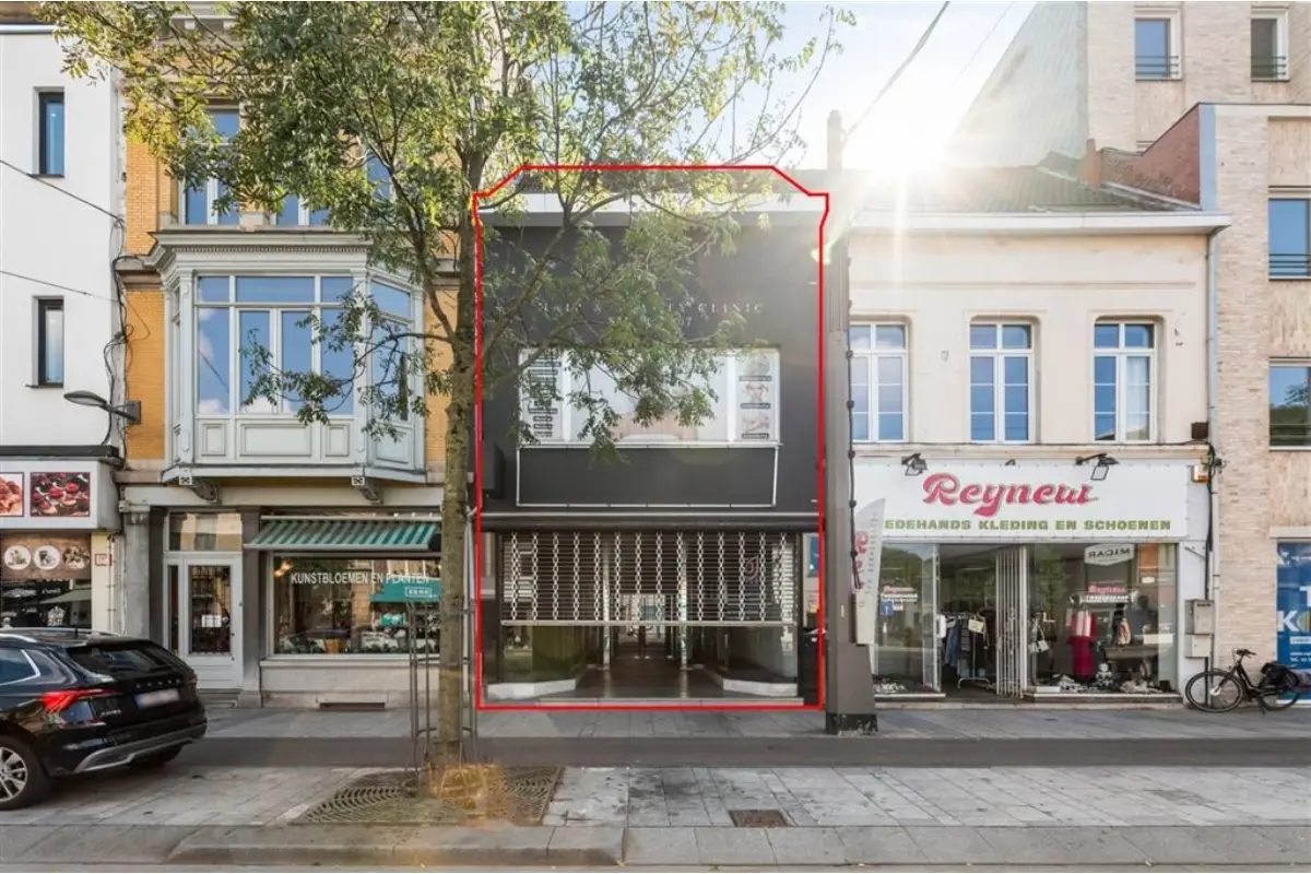 Handelszaak te  koop in Merksem 2170 549000.00€ 2 slaapkamers 275.00m² - Zoekertje 602145