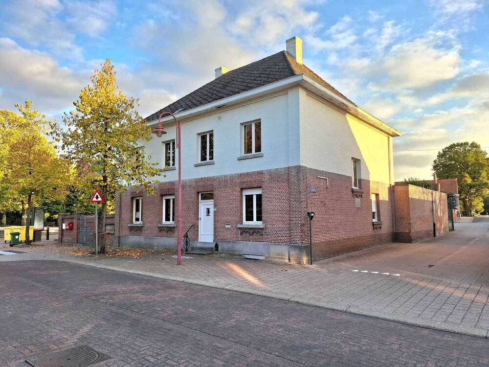 Huis te koop in Geel 2440 305000.00€ 5 slaapkamers 270.00m² - Zoekertje 602425