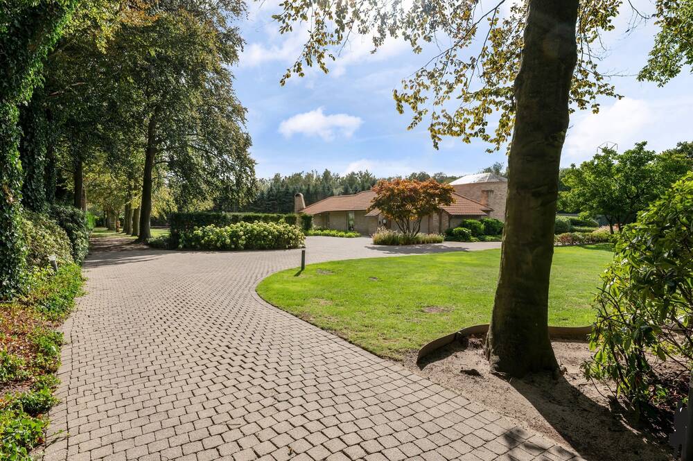 Villa te  koop in Sint-Katelijne-Waver 2860 1495000.00€ 3 slaapkamers 344.00m² - Zoekertje 602855
