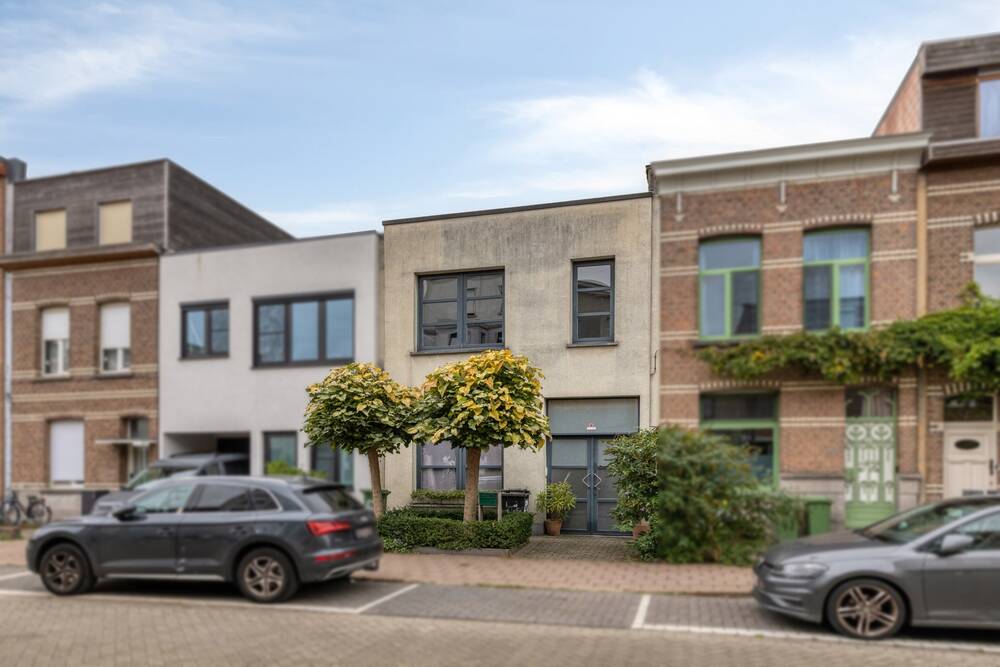 Huis te koop in Deurne 2100 425000.00€ 3 slaapkamers 200.00m² - Zoekertje 603037