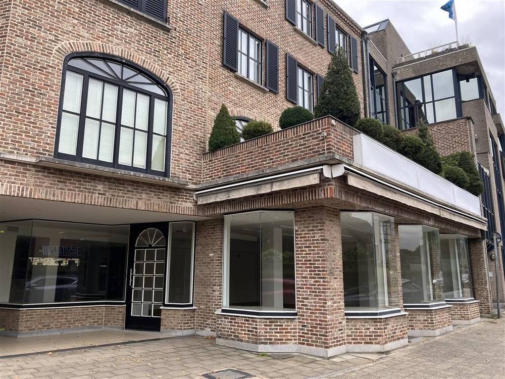 Handelszaak te  huur in Herentals 2200 3200.00€  slaapkamers m² - Zoekertje 604609