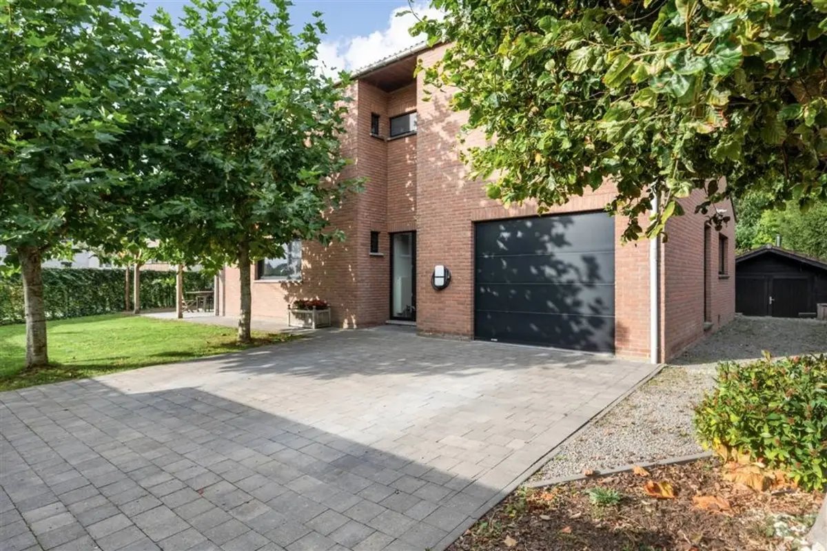 Huis te  koop in Broechem 2520 549000.00€ 3 slaapkamers 216.00m² - Zoekertje 605820