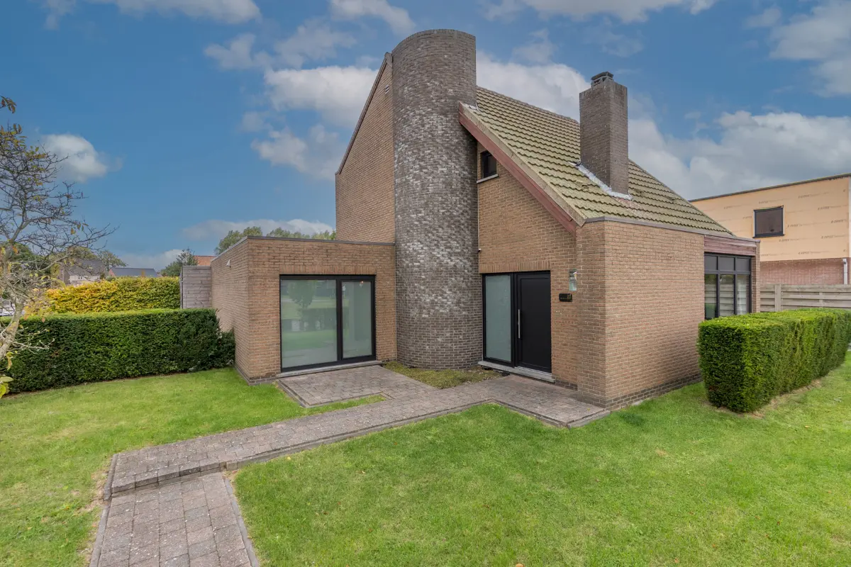 Huis te koop in Mol 2400 349000.00€ 2 slaapkamers m² - Zoekertje 607225