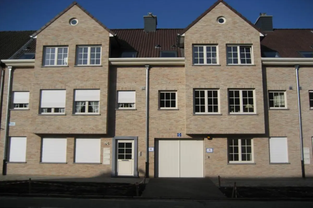 Box te  huur in Aartselaar 2630 110.00€  slaapkamers m² - Zoekertje 606374
