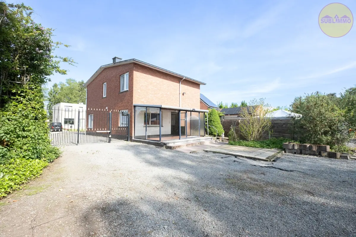 Huis te  koop in Balen 2490 259000.00€ 3 slaapkamers 231.00m² - Zoekertje 606462
