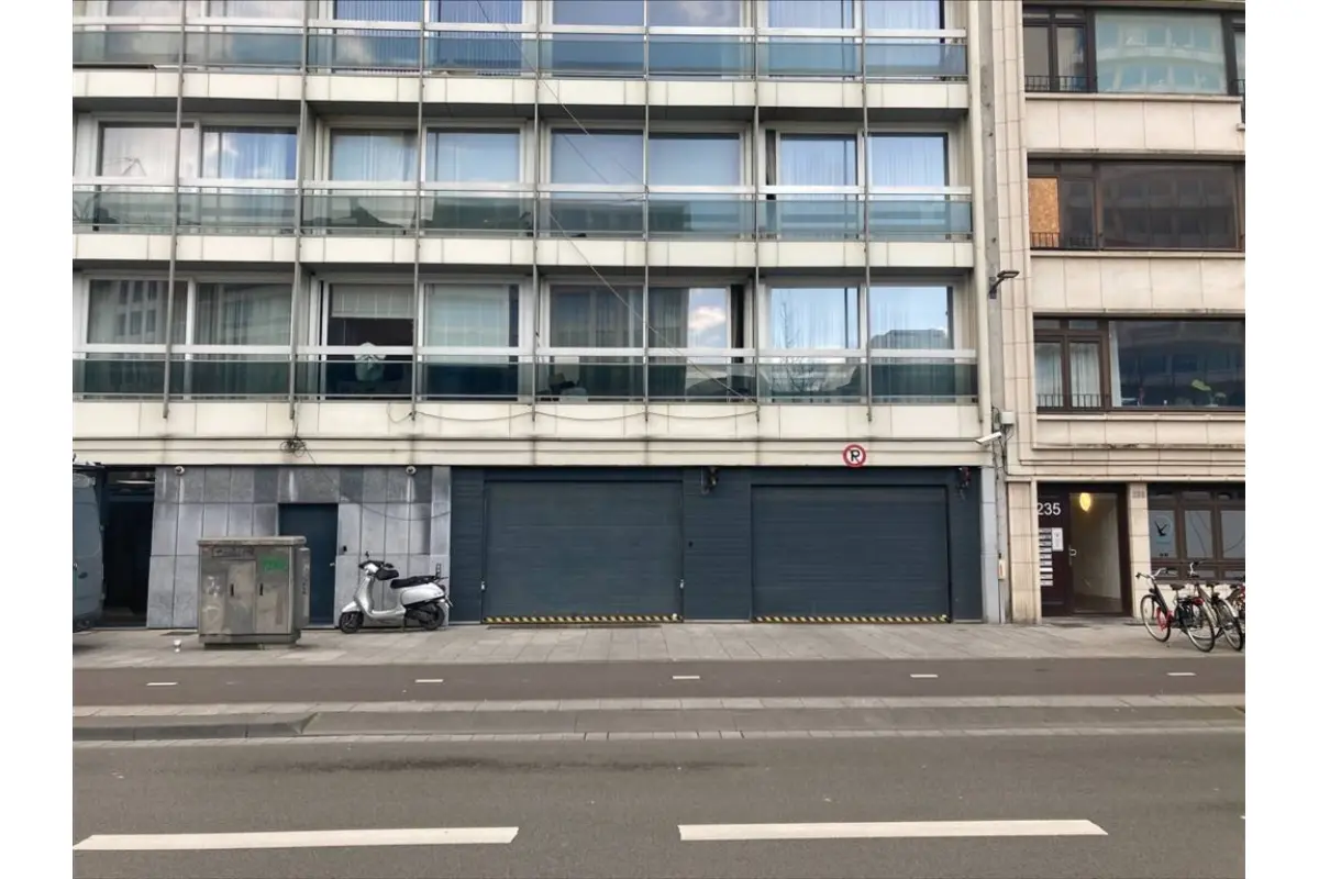 Parking & garage te  koop in Antwerpen 2000 21800.00€  slaapkamers m² - Zoekertje 606978