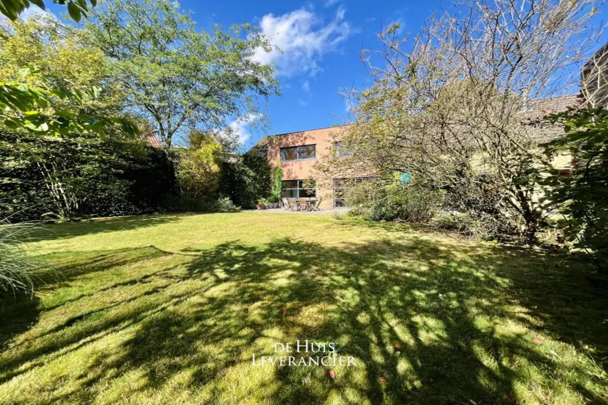 Huis te  in Edegem 2650 1250000.00€ 7 slaapkamers 352.00m² - Zoekertje 606339