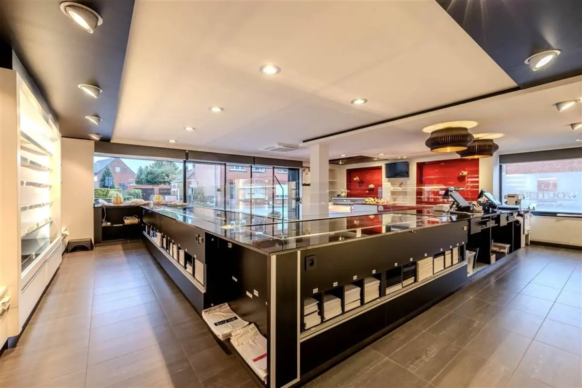 Handelszaak te  koop in Westerlo 2260 465000.00€ 1 slaapkamers 678.00m² - Zoekertje 606899