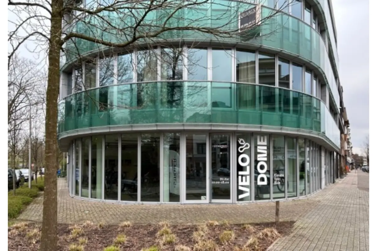 Handelszaak te  huur in Brasschaat 2930 5950.00€  slaapkamers m² - Zoekertje 606691