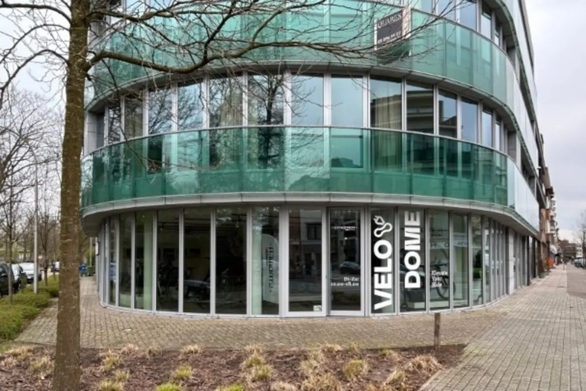 Handelszaak te  huur in Brasschaat 2930 5950.00€  slaapkamers m² - Zoekertje 606691