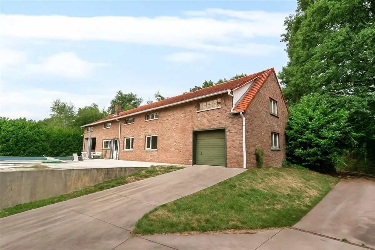 Huis te koop in Oelegem 2520 799000.00€ 6 slaapkamers 414.00m² - Zoekertje 607567