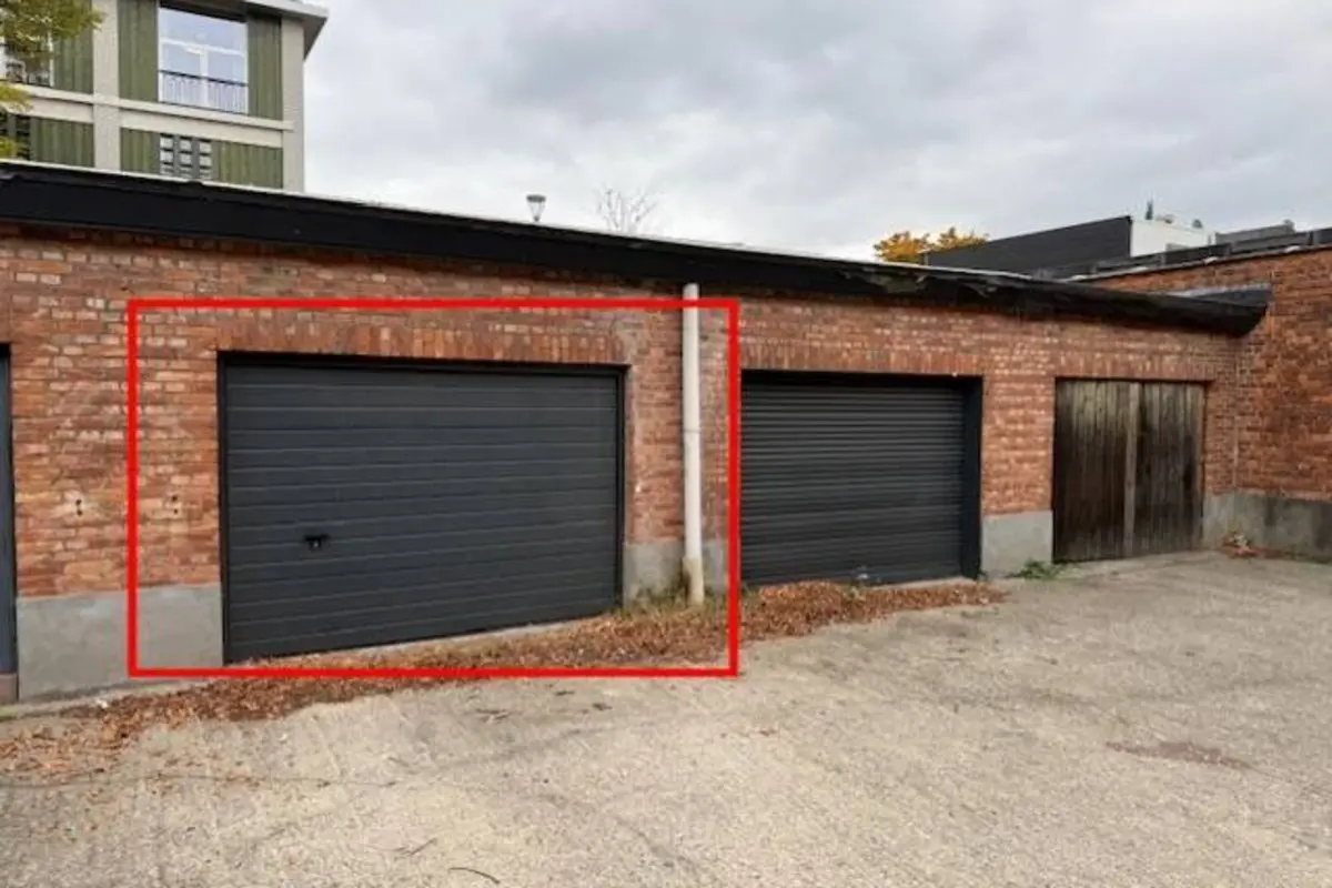 Box te  koop in Deurne 2100 25000.00€  slaapkamers m² - Zoekertje 607795