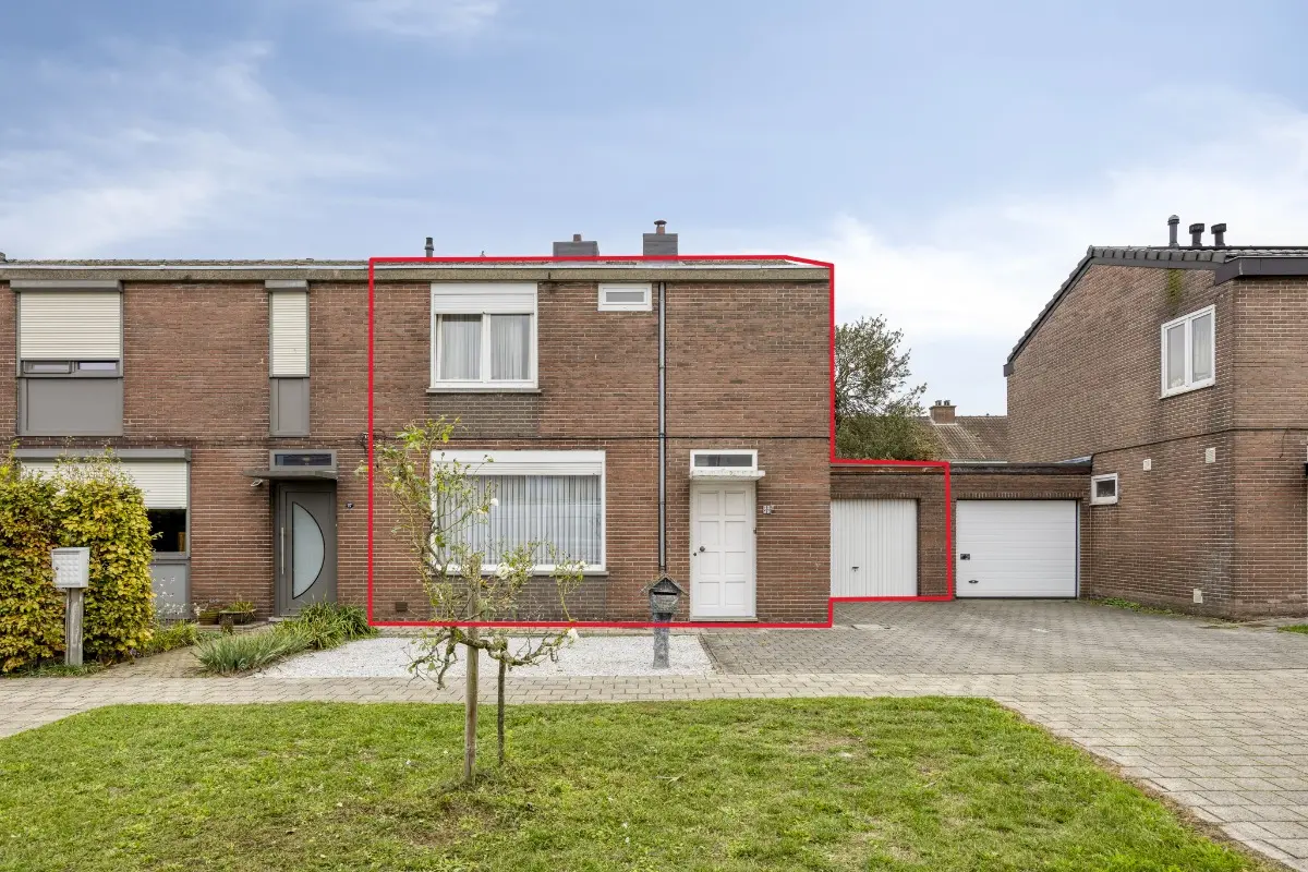 Huis te  koop in Herentals 2200 218000.00€ 4 slaapkamers 120.00m² - Zoekertje 608707