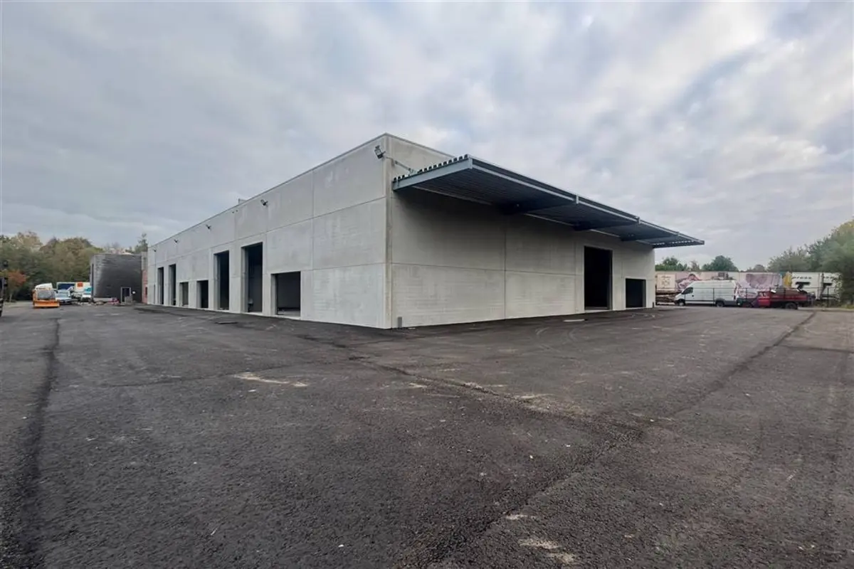 Handelszaak te  huur in Berlaar 2590 1550.00€  slaapkamers 233.00m² - Zoekertje 608220