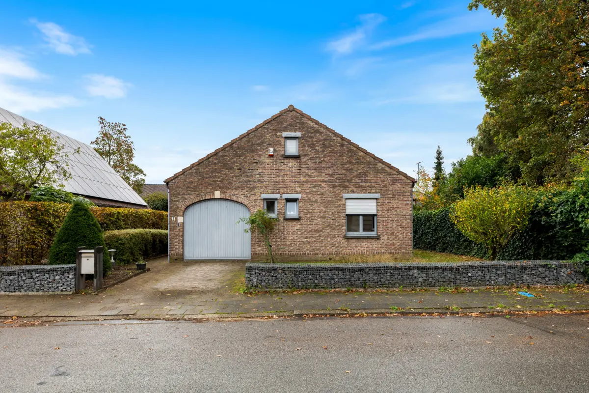 Bungalow te  koop in Aartselaar 2630 495000.00€ 2 slaapkamers 240.00m² - Zoekertje 609433