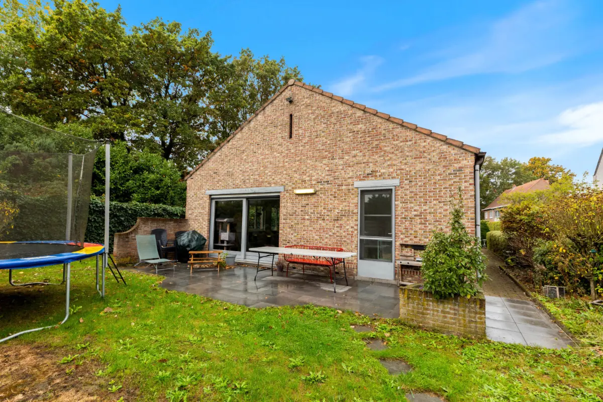 Bungalow te  koop in Aartselaar 2630 495000.00€ 2 slaapkamers 240.00m² - Zoekertje 609433
