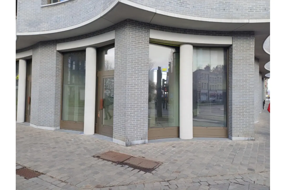 Handelszaak te  koop in Antwerpen 2000 286875.00€  slaapkamers m² - Zoekertje 609276