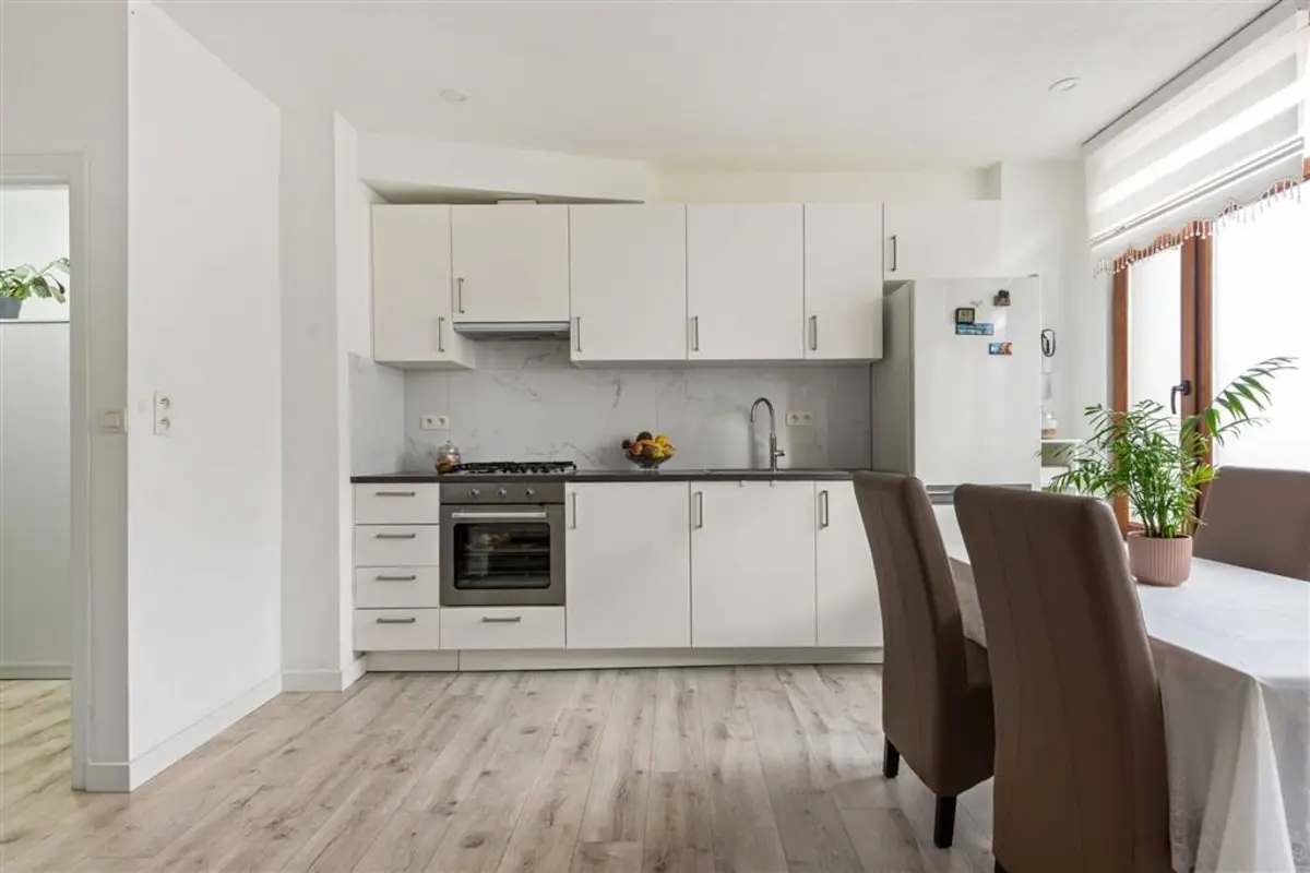 Appartement te  koop in Wilrijk 2610 195000.00€ 2 slaapkamers 80.00m² - Zoekertje 609019