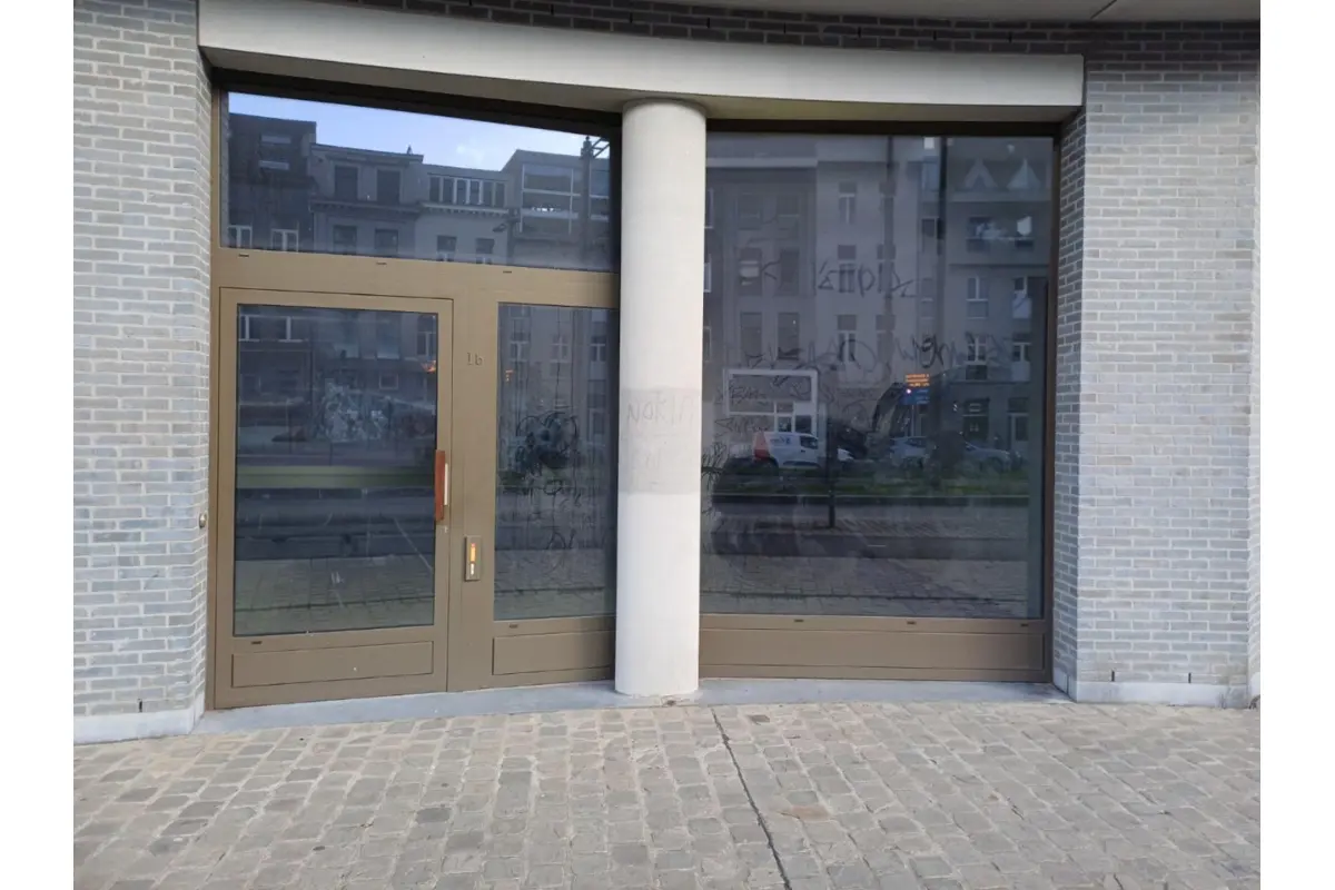 Handelszaak te  koop in Antwerpen 2000 310250.00€  slaapkamers m² - Zoekertje 609274