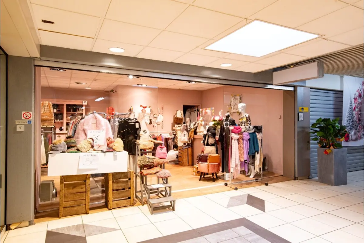 Appartementsgebouw te  koop in Wilrijk 2610 89000.00€  slaapkamers m² - Zoekertje 609270