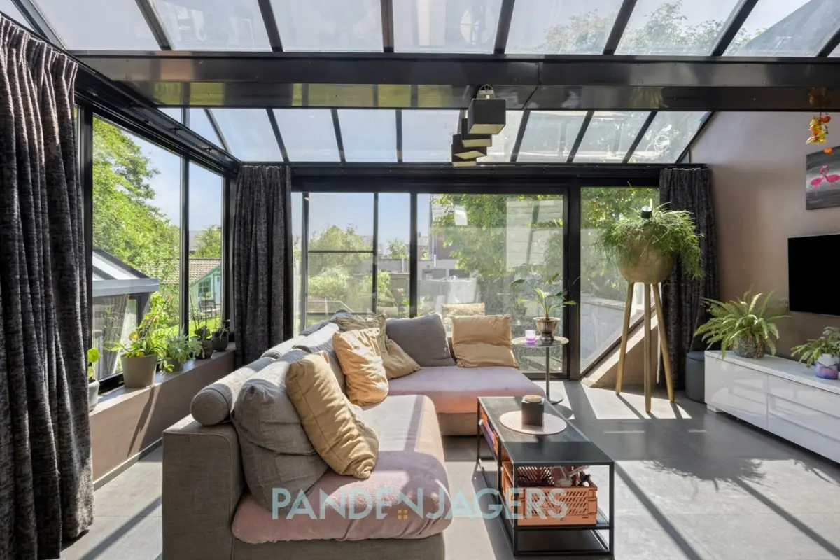 Huis te  koop in Kontich 2550 575000.00€ 3 slaapkamers 284.00m² - Zoekertje 609476