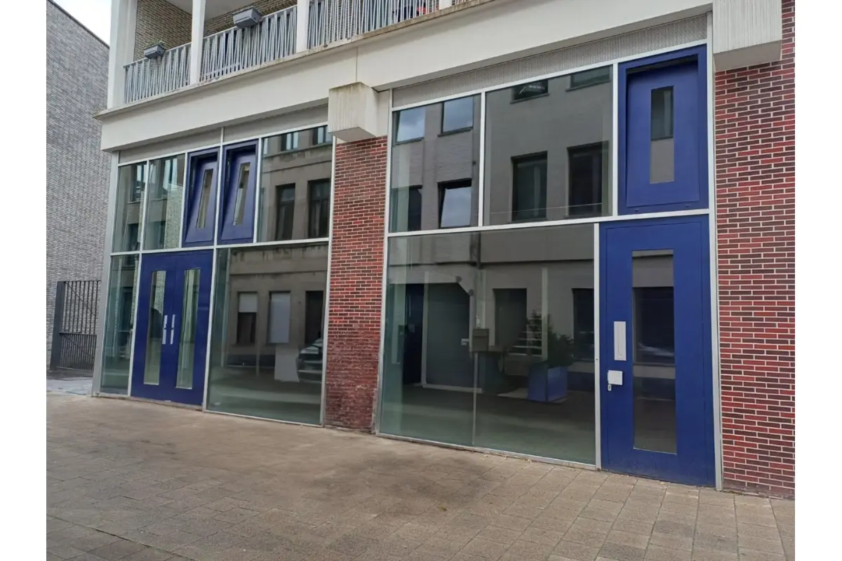 Handelszaak te  koop in Antwerpen 2000 369000.00€  slaapkamers m² - Zoekertje 609282