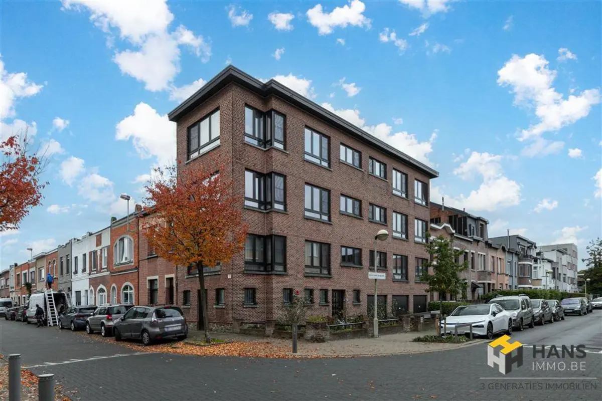 Appartementsgebouw te koop in Deurne 2100 675000.00€ 9 slaapkamers 273.00m² - Zoekertje 609200