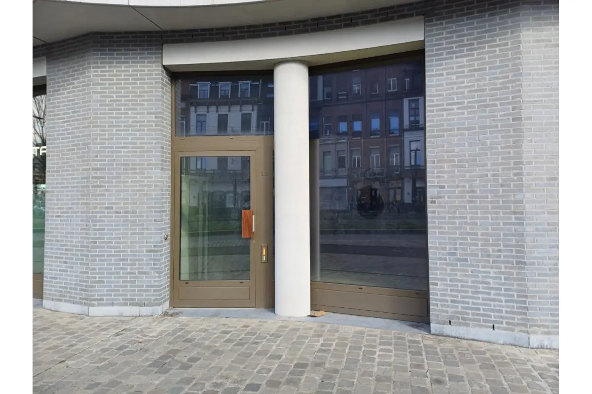 Handelszaak te  koop in Antwerpen 2000 267750.00€  slaapkamers m² - Zoekertje 609273