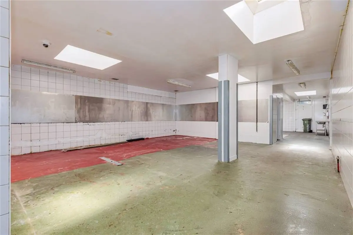 Handelszaak te  koop in Merksem 2170 199000.00€  slaapkamers 179.00m² - Zoekertje 611501