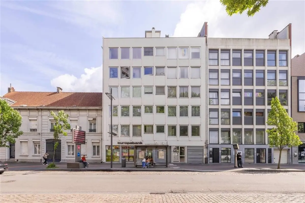 Appartement te  koop in Wilrijk 2610 325000.00€ 2 slaapkamers 148.00m² - Zoekertje 611022