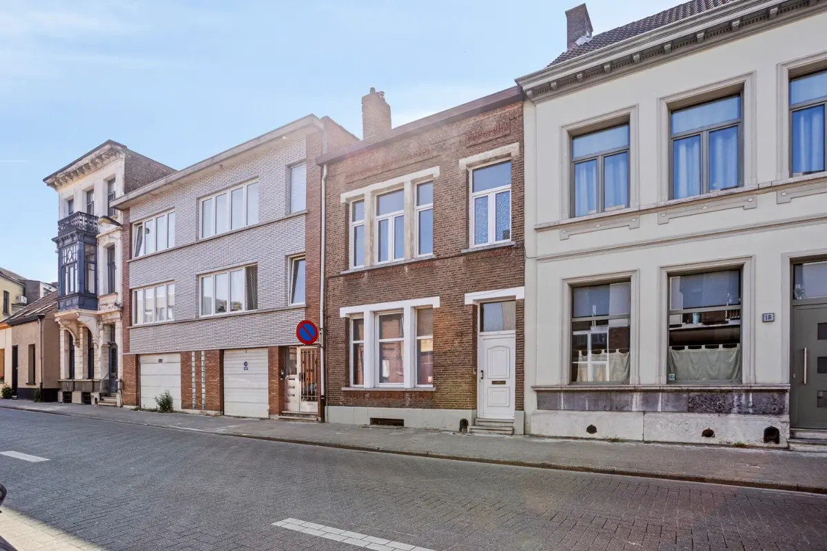 Huis te  koop in Hoboken 2660 379000.00€ 5 slaapkamers 180.00m² - Zoekertje 610989