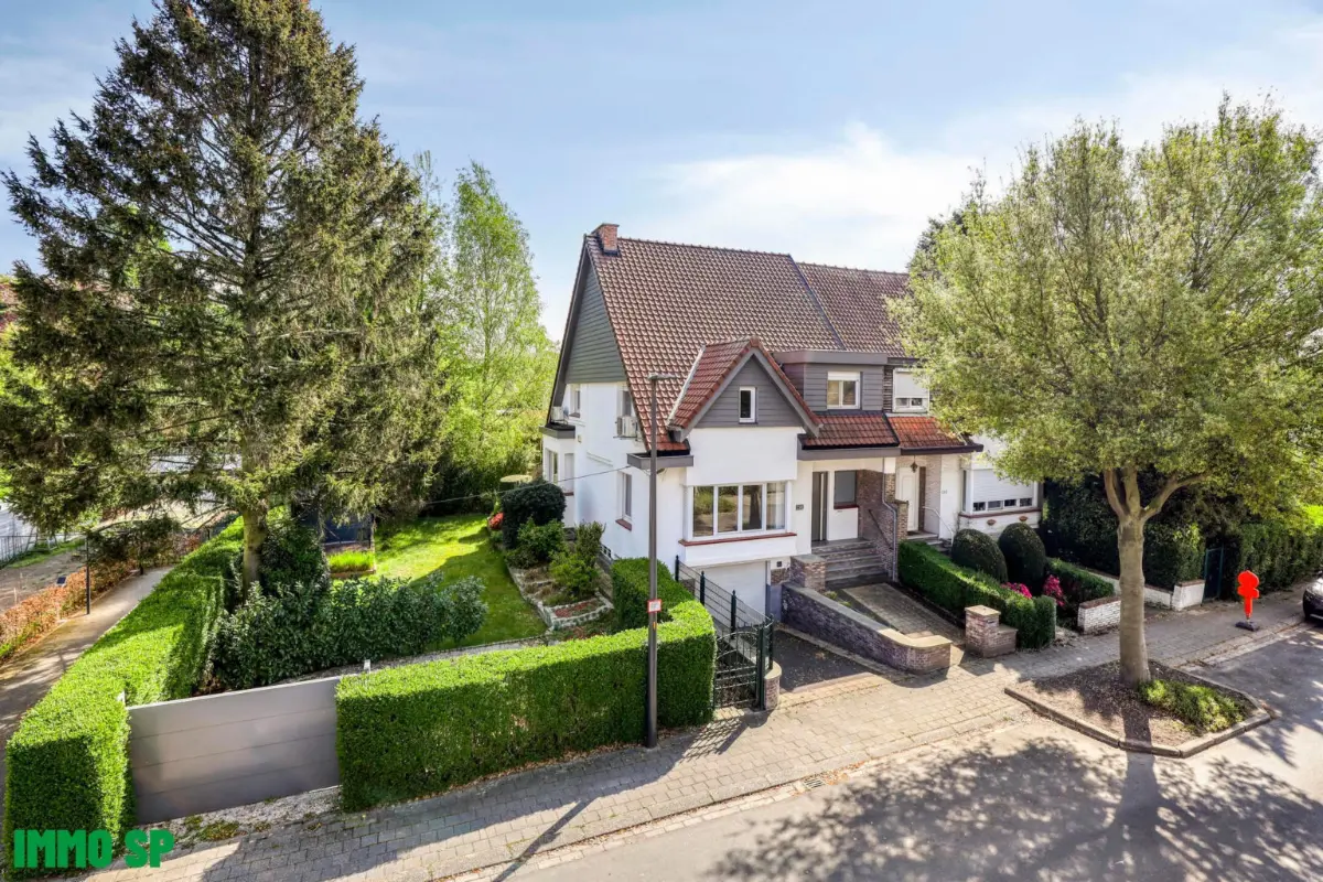 Huis te  koop in Mortsel 2640 595000.00€ 3 slaapkamers 165.00m² - Zoekertje 612411