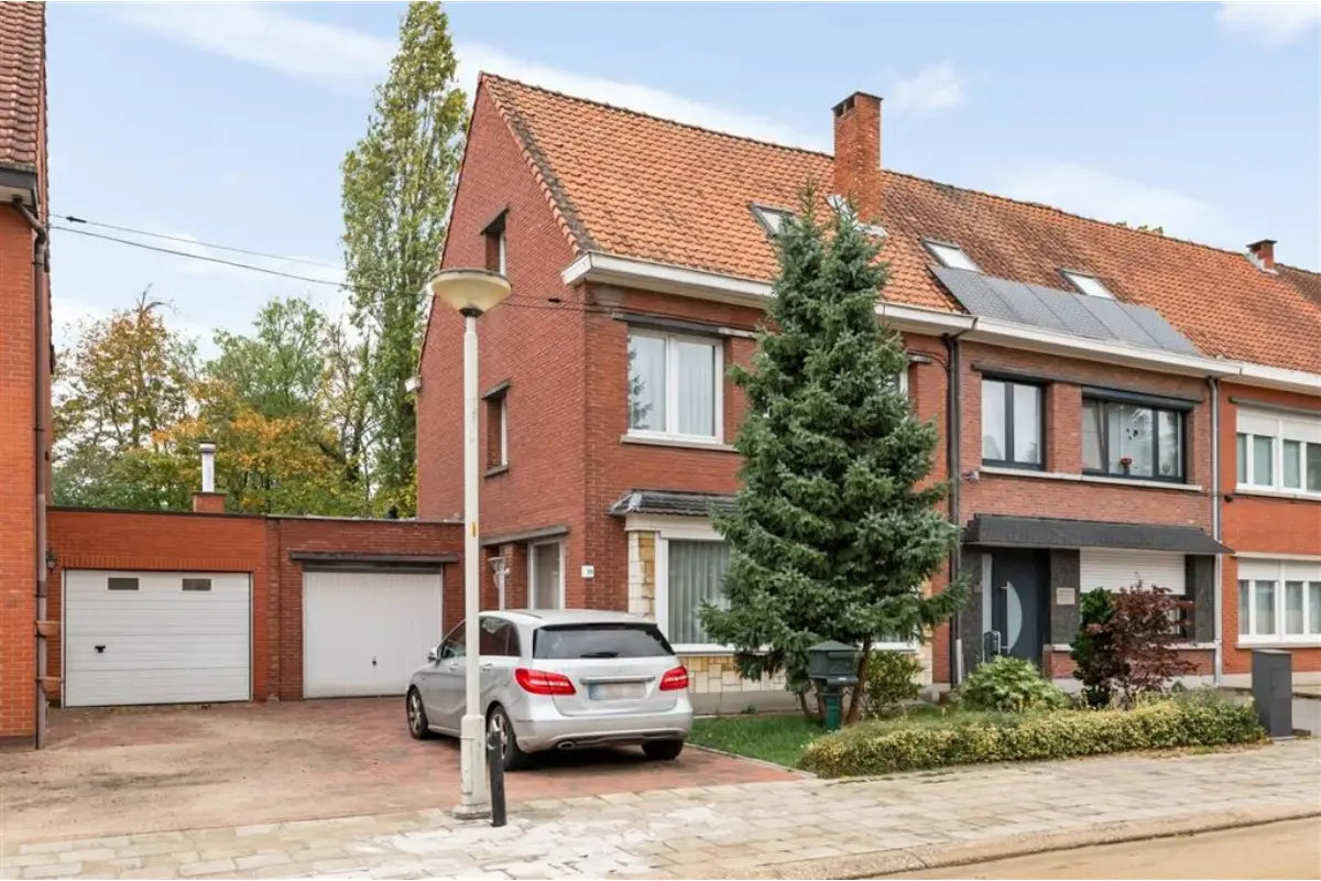 Huis te  koop in Ekeren 2180 359000.00€ 4 slaapkamers 173.00m² - Zoekertje 612218