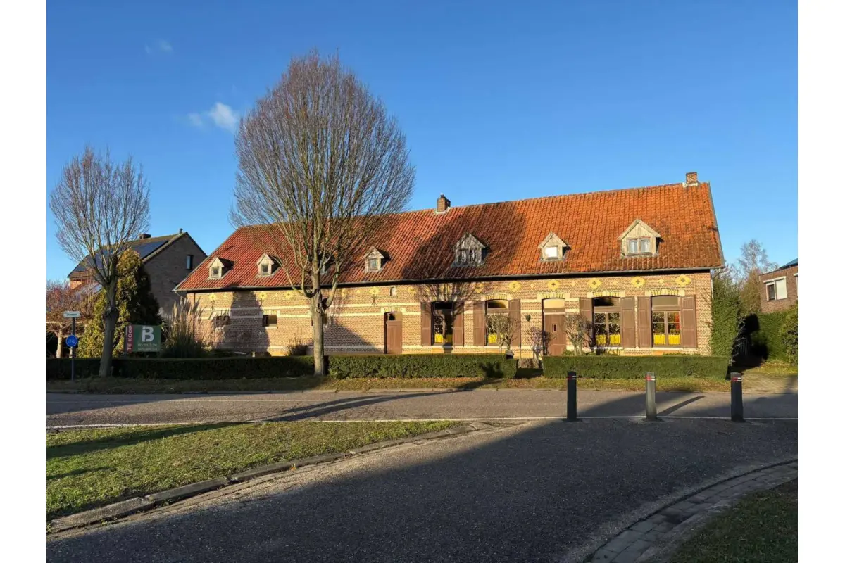 Bungalow te  koop in Geel 2440 549000.00€ 4 slaapkamers 270.00m² - Zoekertje 612194